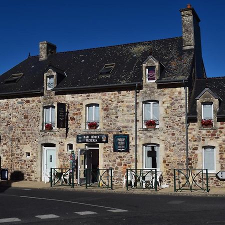 Auberge De La Vallee De La Douve Hotel L'Etang-Bertrand Exterior photo